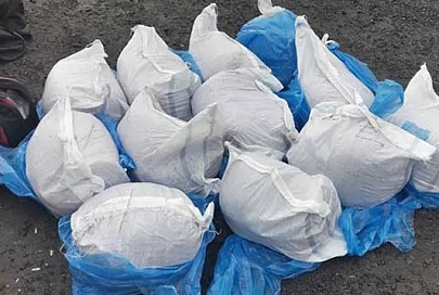 Жители Мозыря перевозили в рейсовом автобусе 120 кг насвая