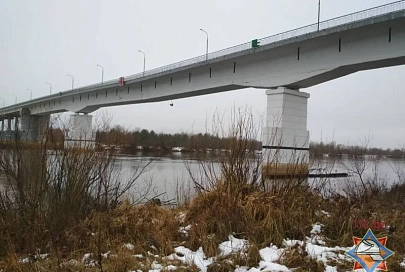 В Житковичском районе из-за трещины в мосту через Припять перекрыто движение автомобилей