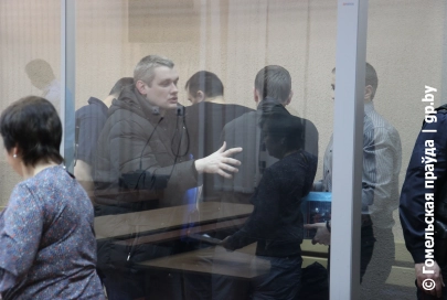 В суде Центрального района Гомеля продолжаются слушания по делу гомельских таможенников, обвиняемых в получении взяток