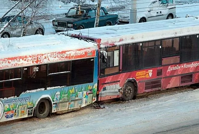 В Гомеле столкнулись троллейбус с автобусом, пострадали 7-летний мальчик и двое взрослых