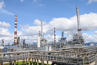 Вакуумная колонна для увеличения глубины переработки нефти установлена на Мозырском НПЗ
