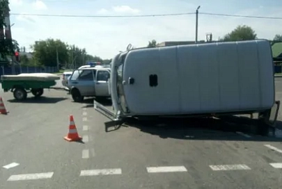 Автомобиль скорой помощи перевернулся в Жлобине