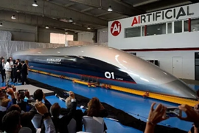 Представлена полноразмерная пассажирская капсула Hyperloop