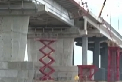 ВИДЕО: Житковичи и Туров снова вместе. Ремонт моста, соединяющего два города, почти завершён