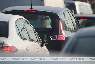 Более 190 легковых авто ожидают очереди на выезд в Литву