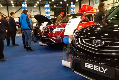 Белорусские Geely вызвали повышенный интерес на Петербургском автосалоне