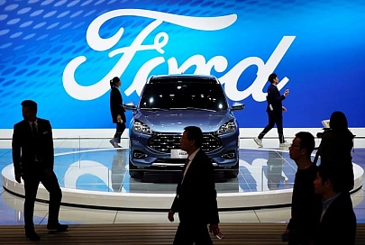 Ford перерабатывает более 1 млрд пластиковых бутылок в год, делая из них автомобильные коврики