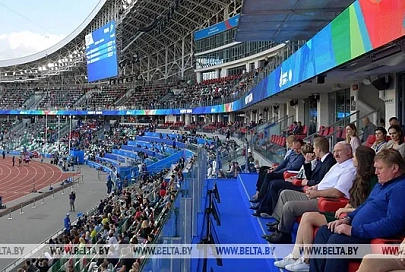 Лукашенко пришел на "Динамо" поболеть за белорусских легкоатлетов в финале командного турнира II Европейских игр