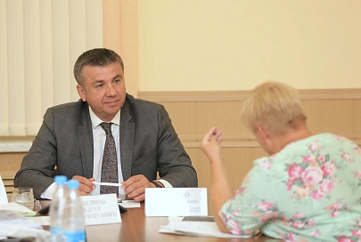 Помощник Президента — инспектор по Гомельской области Юрий Шулейко провел в Буда-Кошелеве прямую телефонную линию и личный прием граждан