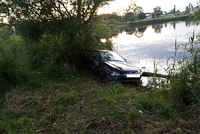 В Гомеле пьяный водитель на «Хонде» вылетел в карьер. Мужчина госпитализирован