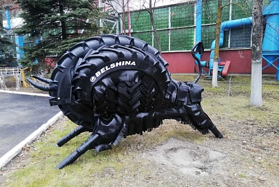 Фотофакт: на территории "Белшины" появились необычные арт-объекты