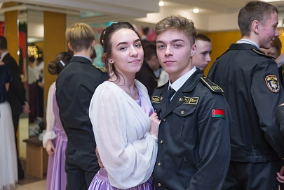 Культурные манеры и танцы для души: в Гомеле прошел Рождественский бал православной молодежи 
