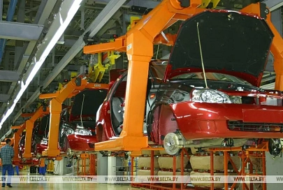 "АвтоВАЗ" приостановит производство автомобилей