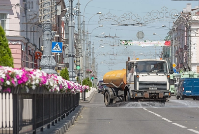 Гомельские улицы спасают от жары