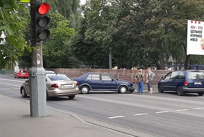 На Полесской произошла авария с участием двух автомобилей