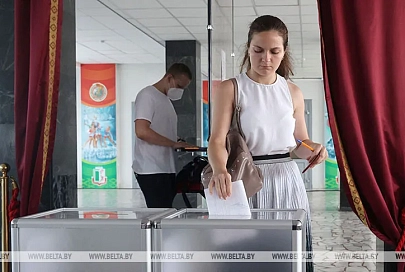 По стране явка избирателей на президентских выборах на 16.00 составила 73,4%. В Гомельской области - 81,87%