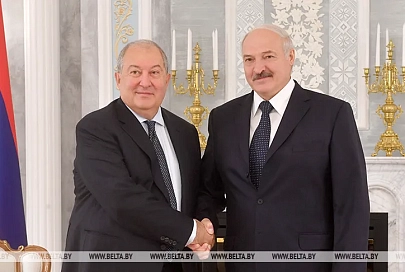 Президент Армении Саркисян в телефонном разговоре поздравил Лукашенко с победой на выборах