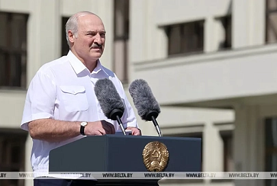 Лукашенко прибыл на митинг на площадь Независимости