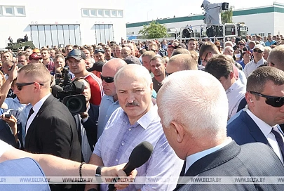 Лукашенко о провоцировании силовиков: нужен был повод для того, чтобы вы кричали "Уходи!"