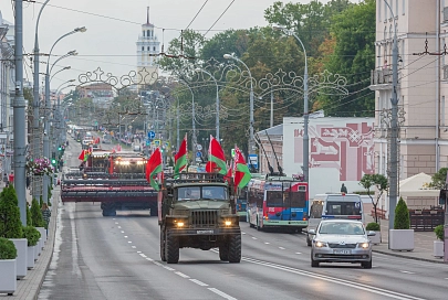 В областном центре состоялся парад техники, объединенный общей идеей: экономика Гомельской области против забастовок 