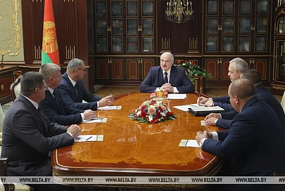 "За кольцевой жизнь меняется разительно" - Лукашенко не считает ситуацию в Беларуси проблемной или сложной