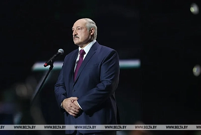 Александр Лукашенко приехал на женский форум в "Минск-Арене"