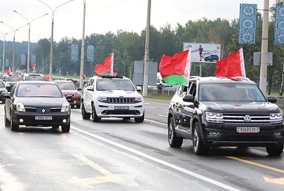 Масштабный автопробег «За Беларусь» снова стартовал возле аквапарка «Лебяжий»