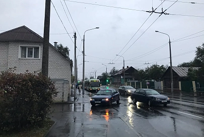 Фотофакт: в Гомеле из-за ДТП на улице Полесской осложнено движение