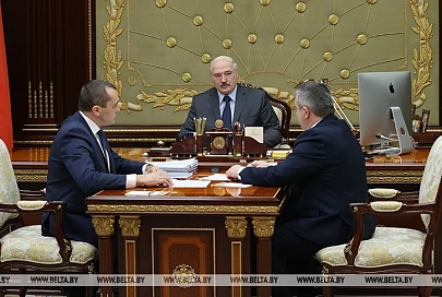 Об уборочной, кредитах и ценах на продукты - Лукашенко обсудил с Крупко и Субботиным работу аграрного сектора