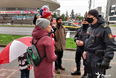 Гомельчане продолжают брать детей на акции протеста, подвергая их опасности. Пора ужесточить ответственность