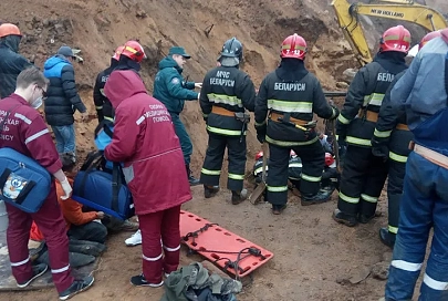 В Минске на стройке двоих рабочих засыпало песком