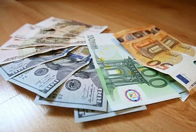 Белорусский рубль на торгах 10 декабря укрепился к трем основным валютам