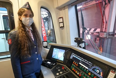 В московском метро запустили первый поезд под управлением женщины