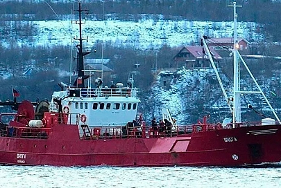Поиски погибших моряков с затонувшего в Баренцевом море судна прекращены