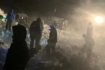 На территории горнолыжного комплекса в России сошла лавина. Погибли три человека