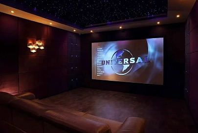 Названы лучшие фильмы и сериалы 2020 года