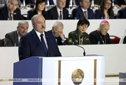 Лукашенко: проект новой Конституции будет готов в течение года