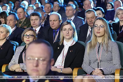 Лукашенко: нельзя оставлять молодежь один на один с информационным пространством