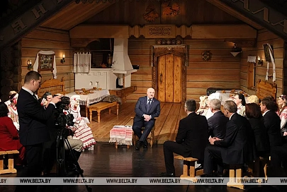 Лукашенко о Купаловском театре: он не может быть потерян, это достояние нашего народа