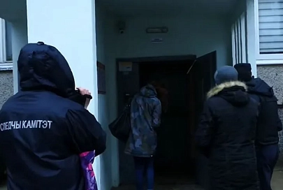 В Минске грабитель с ножом напал на женщину в подъезде