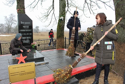 На Гомельщине проходят мероприятия, посвященные 78-й годовщине хатынской трагедии. Все больше активистов подключаются к патриотической акции