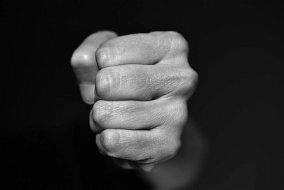 Житель Рогачевского района пытался вернуть возлюбленную с помощью насилия и угроз, за что получил полтора года лишения свободы