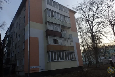 В Гомеле по улице Матросова горела квартира: погиб пенсионер, его жене удалось спастись