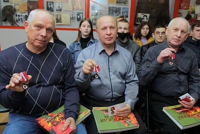 В областном музее военной славы состоялась торжественная церемония вручения почетных знаков трем участникам боевой операции в Афганистане, воинам-интернационалистам