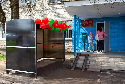В Гомеле у детской поликлиники установили колясочную и пандус 