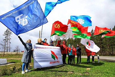 «Учиться на ошибках прошлого». Участники республиканского автопробега побывали в Полесском радиологическом заповеднике