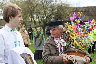 Обряд "Юрьевский хоровод" провели в деревне Погост