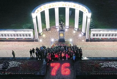 600 лампадок. На Аллее Геров состоялась патриотическая акция «Гомель помнит»