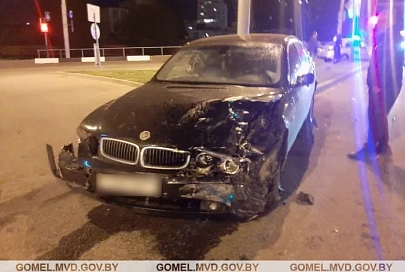 В Гомеле дорогу не поделили BMW и такси