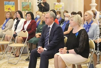 Во Дворце Румянцевых и Паскевичей открылась выставка «Главное на свете – это наши дети»
